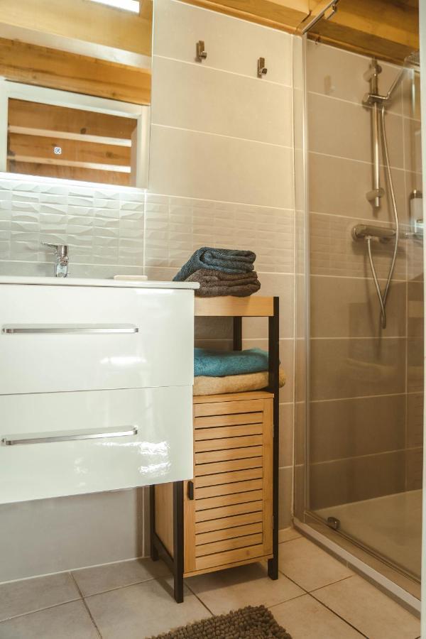 Appartement Cosy Ideal Pour 2 Personnes A Обена Екстериор снимка
